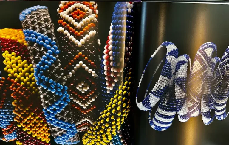 Perles d'Afrique bracelets ornés de perles